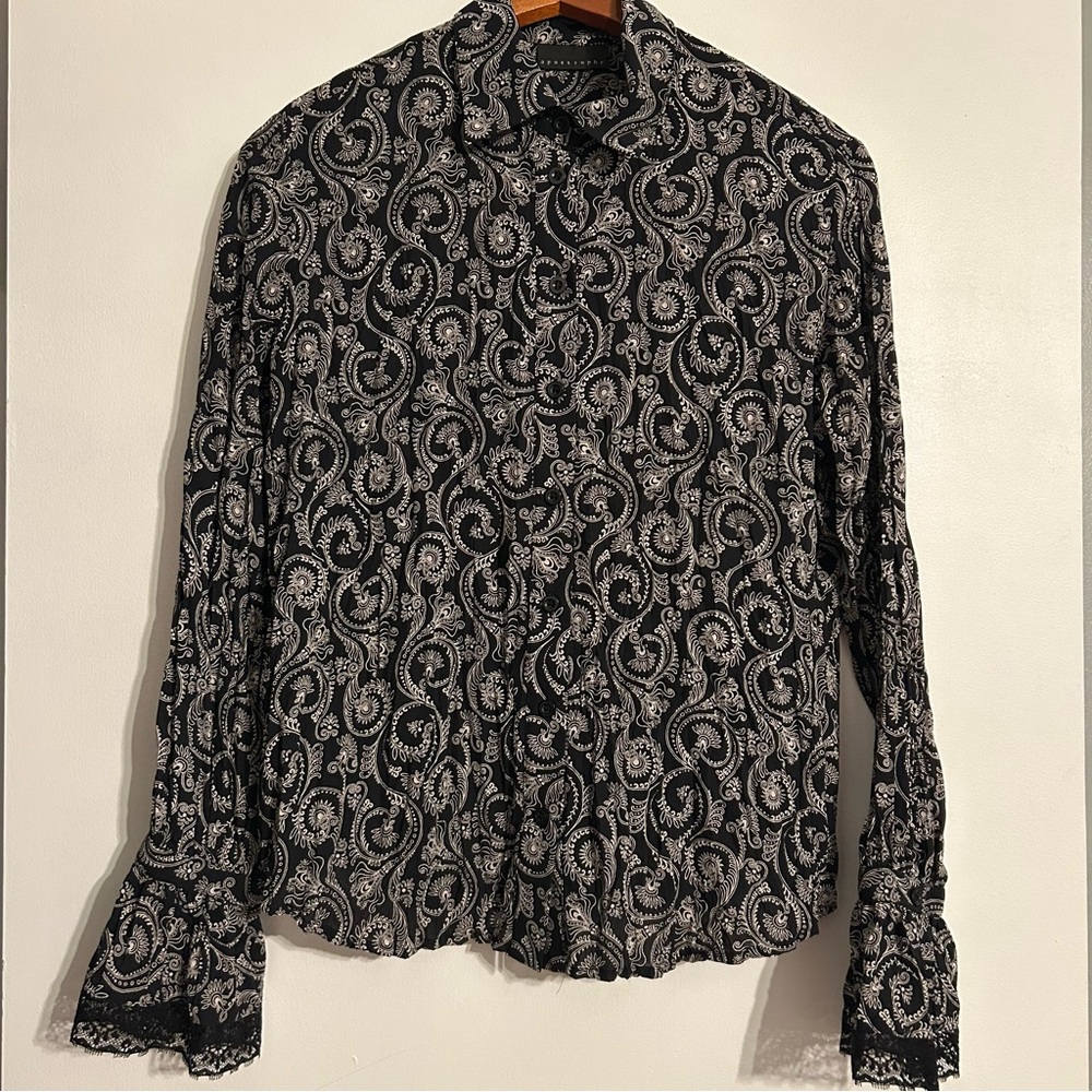 Apostrophe Black and White Paisley Women’s Blouse Size Small Long Sleeves Lace